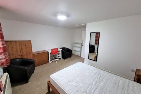 3 bedroom flat to rent, King Street, Old Aberdeen, Aberdeen, AB24