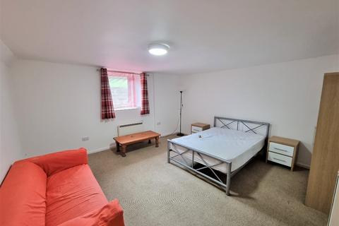 3 bedroom flat to rent, King Street, Old Aberdeen, Aberdeen, AB24