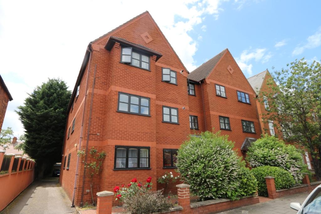 Hurst Grove, Bedford, MK40 1 bed flat £750 pcm (£173 pw)