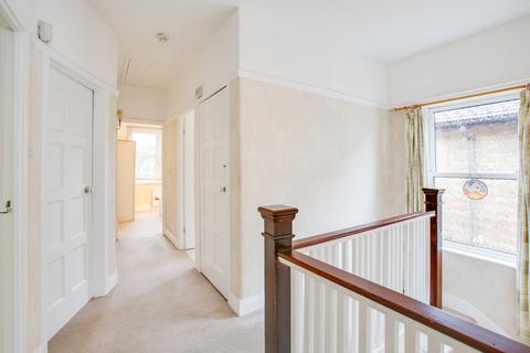 56 Lynton Road, London, W3 9HW