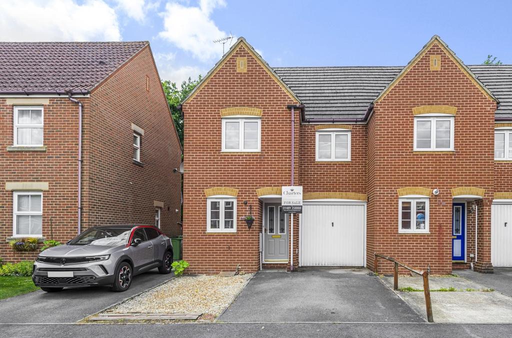 Jacaranda Close, Titchfield Park, Hampshire, PO15 3 bed end of terrace