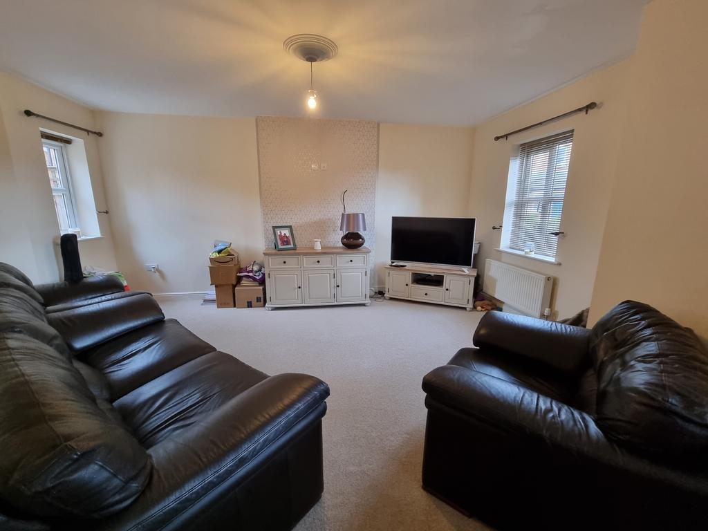 Prestwick Close, St. Helens, WA9 3 bed house £900 pcm (£208 pw)