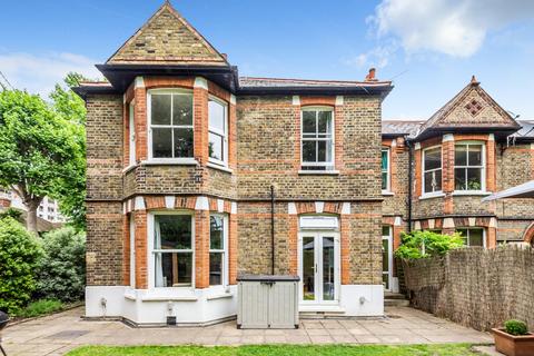 74 Brouncker Road, London, W3 8AQ