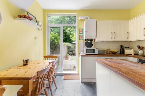 74 Brouncker Road, London, W3 8AQ