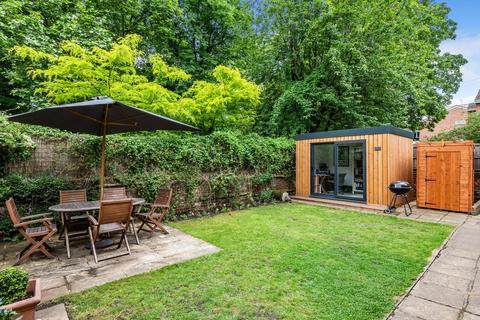 74 Brouncker Road, London, W3 8AQ