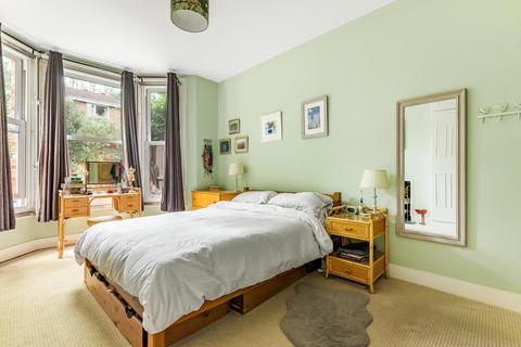 74 Brouncker Road, London, W3 8AQ