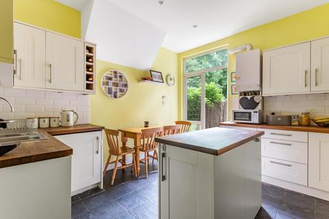 74 Brouncker Road, London, W3 8AQ