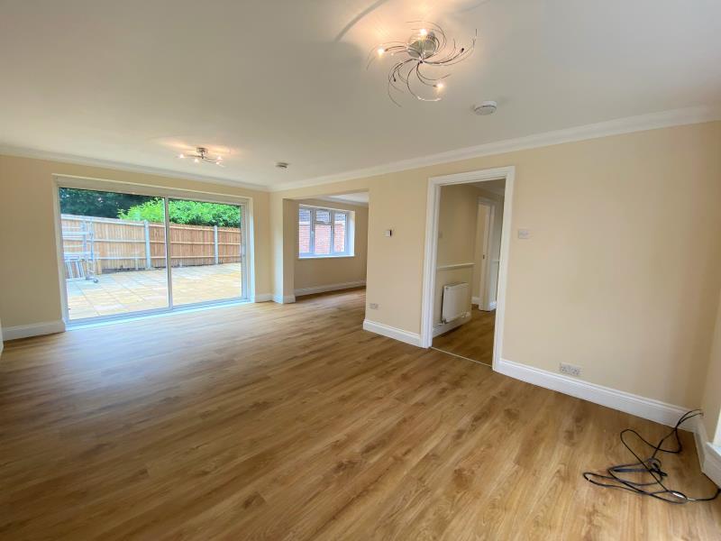 Frimley 4 bed detached house to rent £2,000 pcm (£462 pw)
