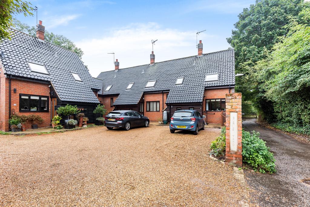 Crown Street, Needham Market, Ipswich, Suffolk, IP6 3 bed end of