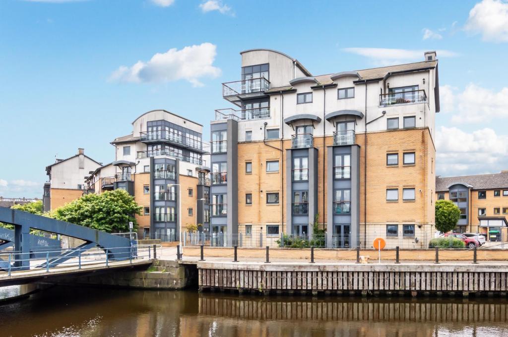 Rennie's Isle, Leith, Edinburgh, EH6 2 bed flat £1,175 pcm (£271 pw)