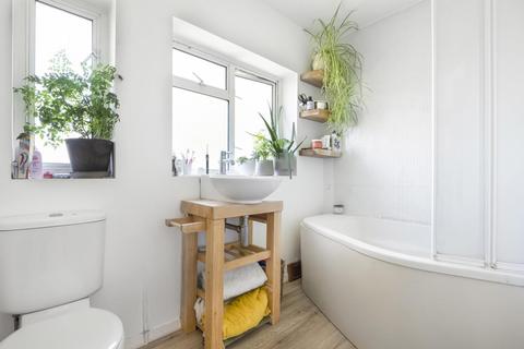 105 Holburne Road, London, SE3 8HH