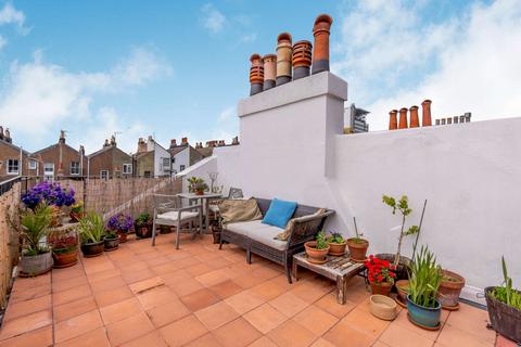 2 bedroom penthouse for sale, Chesham Place, Brighton