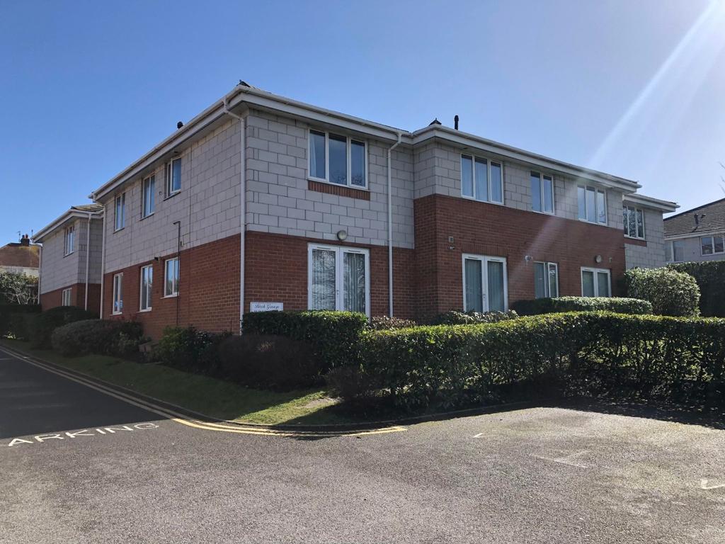 Oakdale Road, Poole, Dorset, BH15 2 bed ground floor flat £995 pcm (£230 pw)