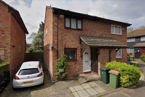 14 Hogarth Close, London, E16 3SR