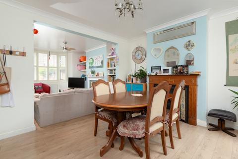 163 Faversham Road, Kennington, Ashford, TN24 9AE