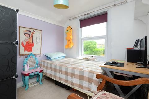 163 Faversham Road, Kennington, Ashford, TN24 9AE