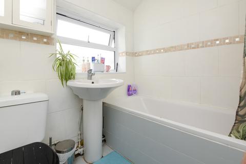163 Faversham Road, Kennington, Ashford, TN24 9AE