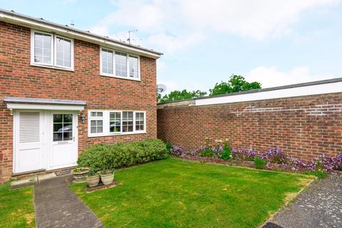 8 Oaklands, Haslemere, GU27 3RD