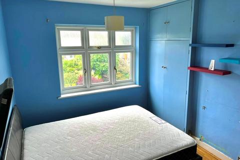 16 Bradford Close, Bromley, BR2 8NR