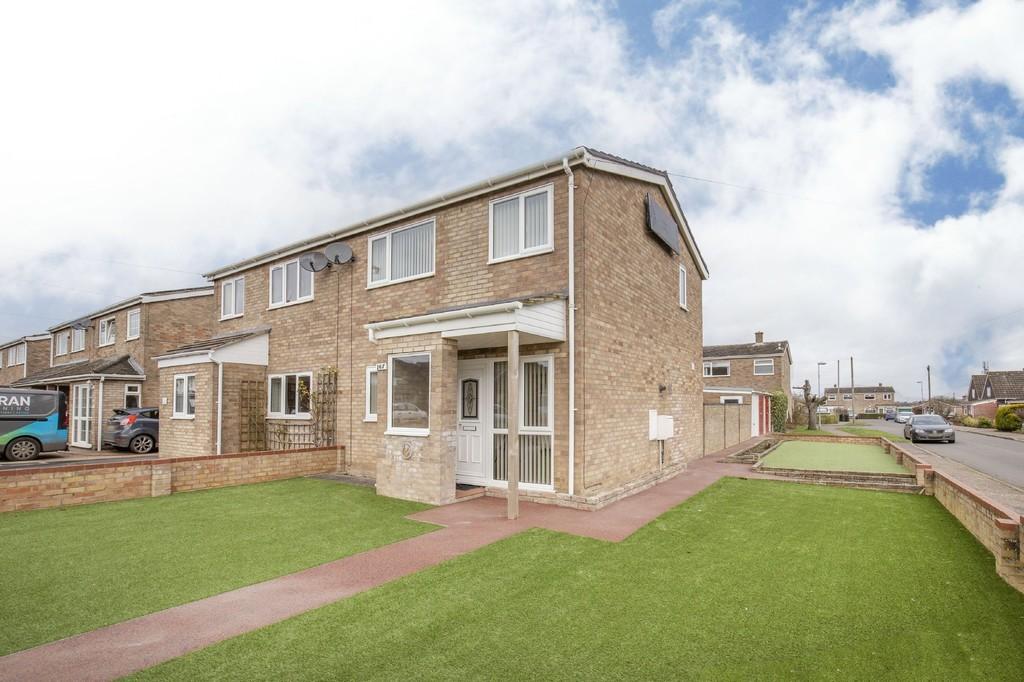 Sheffield Road, Wymondham 3 bed semidetached house £995 pcm (£230 pw)