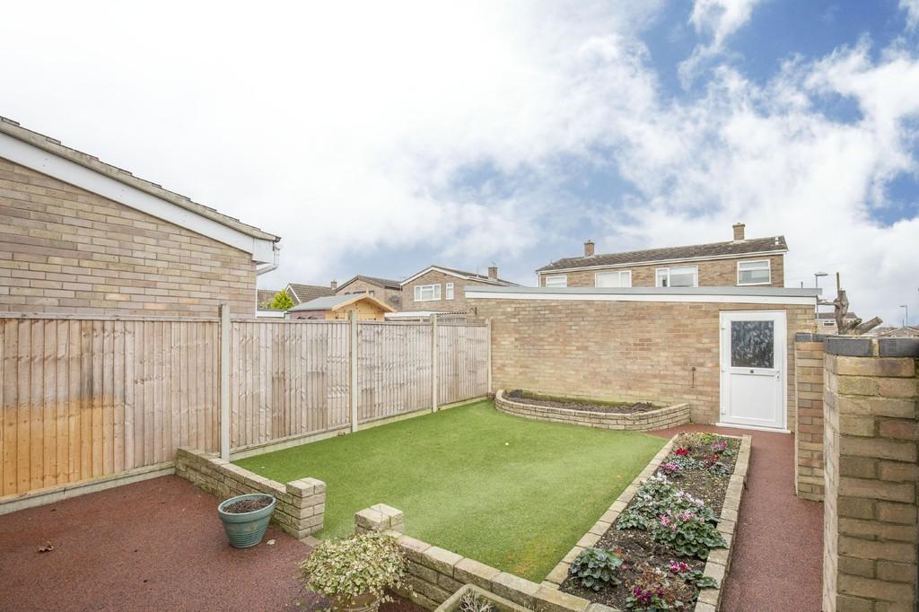 Sheffield Road, Wymondham 3 bed semidetached house £995 pcm (£230 pw)