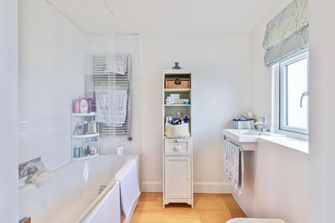 14 Hillcrest View, Beckenham, BR3 3EY