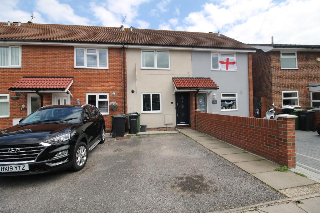 Avondale Road, Fratton 2 bed terraced house £1,100 pcm (£254 pw)