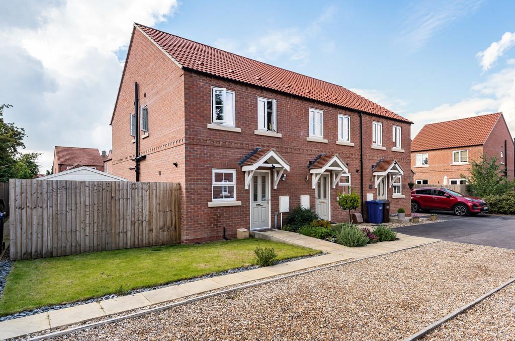 The Laurels, Barlby, Selby 2 bed semidetached house £200,000