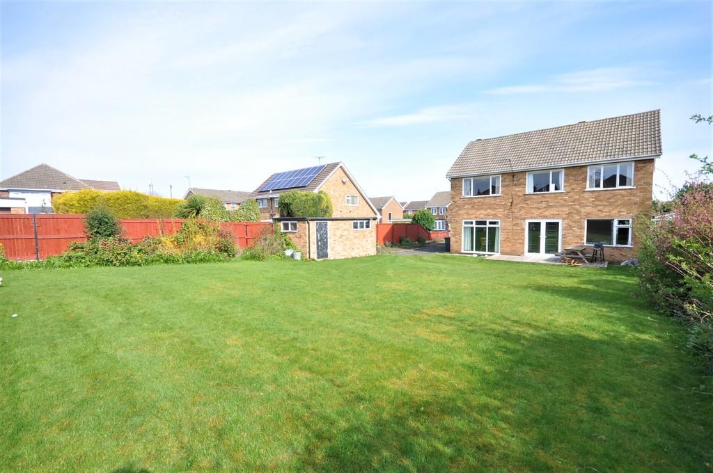 Bellwood Crescent, Thorne, Doncaster 3 bed detached house £270,000