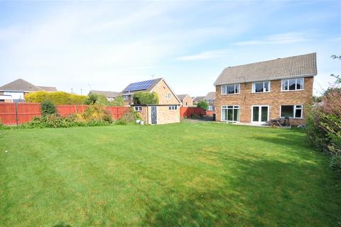 24 Bellwood Crescent, Thorne, Doncaster, DN8 4BA