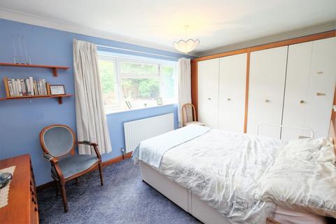 90 Warren Road, Orpington, BR6 6HZ