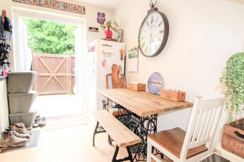 14 Beverstone Road, South Cerney, Cirencester, GL7 5XU