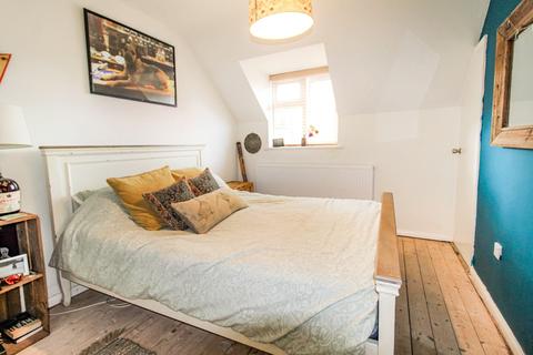 14 Beverstone Road, South Cerney, Cirencester, GL7 5XU