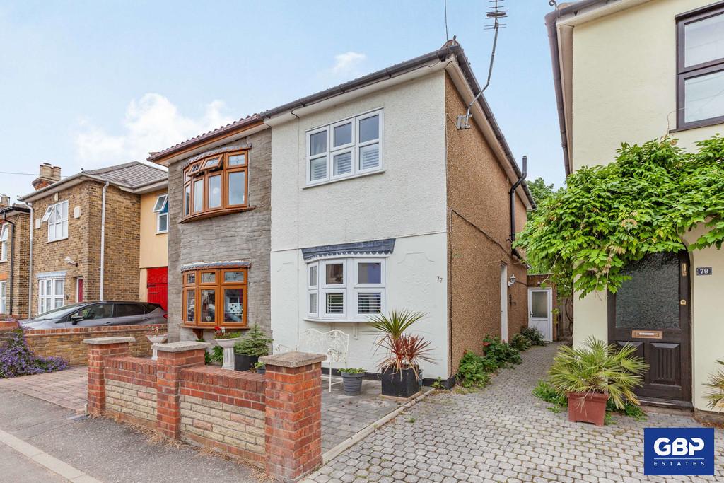 Street, Romford 2 bed semidetached house £400,000