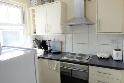1 bedroom in a house share to rent, Grove Road, Hounslow