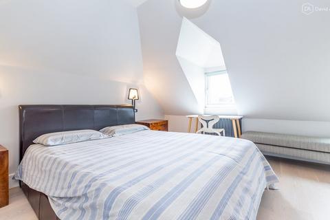1 Alexandra Mews, London, N2 9HA