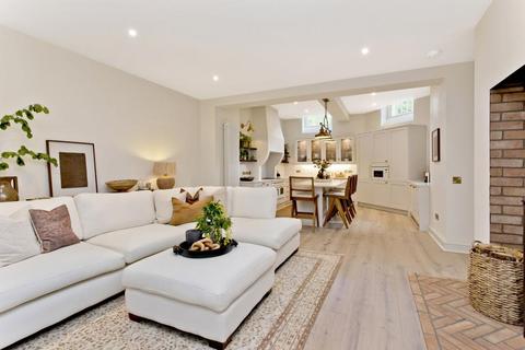4 bedroom flat for sale - Garden Flat, Whittingehame House, Whittingehame, Haddington, EH41 4QA