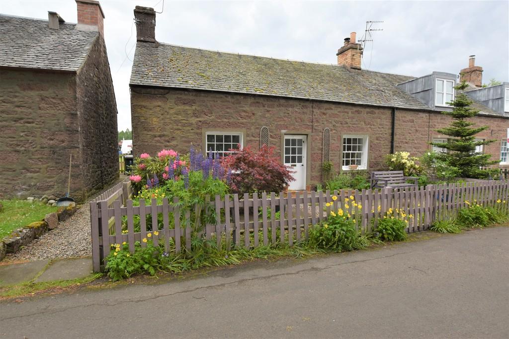 The Green, Spittalfield, Perth 2 bed semidetached bungalow £175,000