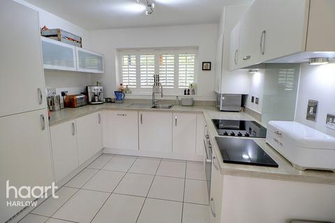 7 Bittern Lane, Newhall, Harlow, CM17 9GH