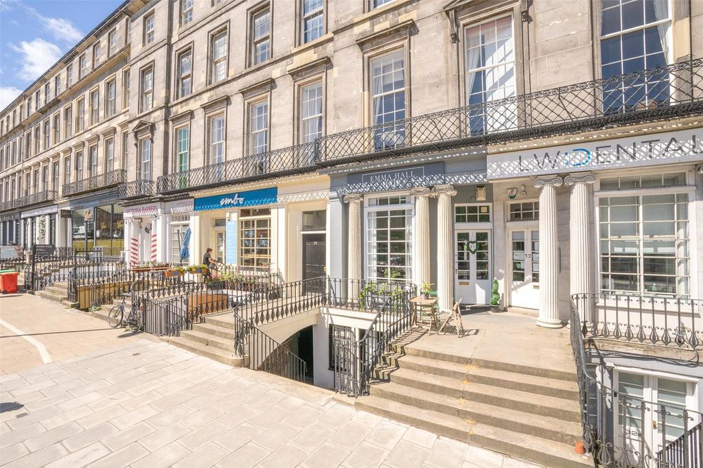 30/1 Haddington Place, Edinburgh, EH7 3 bed flat £425,000