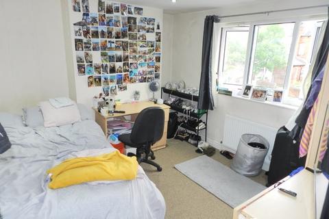 101 Headingley Mount, Leeds, LS6 3JX
