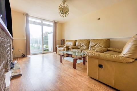 76 Arthur Road, Tipton, DY4 0NW