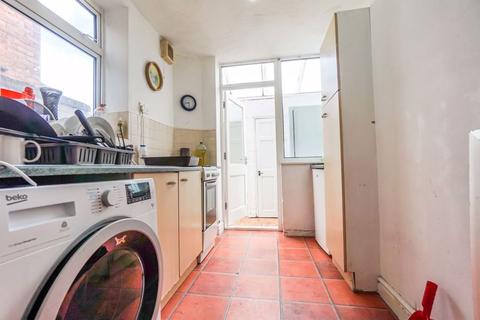 76 Arthur Road, Tipton, DY4 0NW