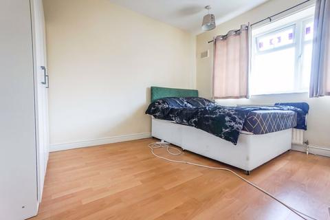 76 Arthur Road, Tipton, DY4 0NW