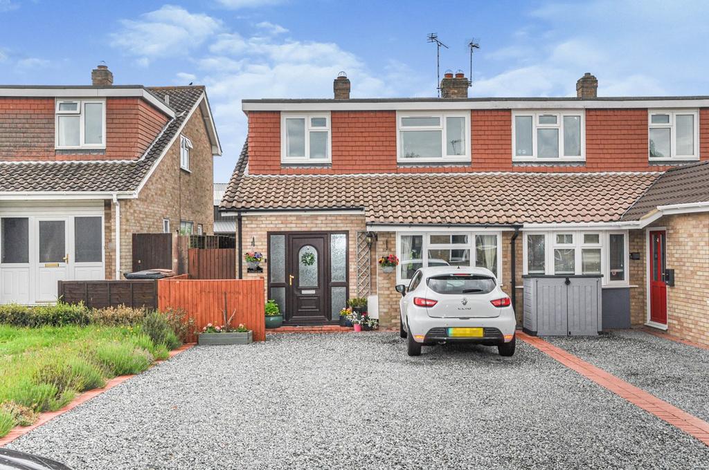 Longacre, Chelmsford, CM1 4 bed semidetached house £475,000