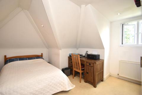 Flat 6, Fairwood House Round Oak Road, Weybridge, KT13 8HT