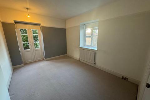 2 bedroom flat to rent, New Church Road, Hove, East Sussex, BN3 4AF