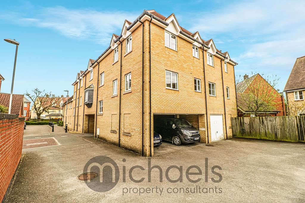 Mortimer Gardens, Myland, Colchester, CO4 2 bed flat for sale £200,000