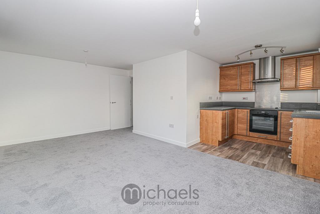 Mortimer Gardens, Myland, Colchester, CO4 2 bed flat for sale £180,000