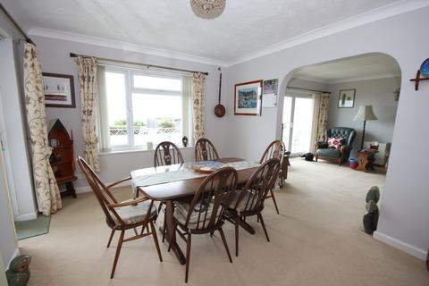 3 bedroom flat for sale - St Kitts, West Parade, Bexhill, TN39